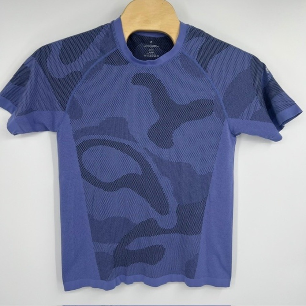 Fabletics Mens Training Day Seamless Tee Blue Camo Short Sleeve Shirt Large‎